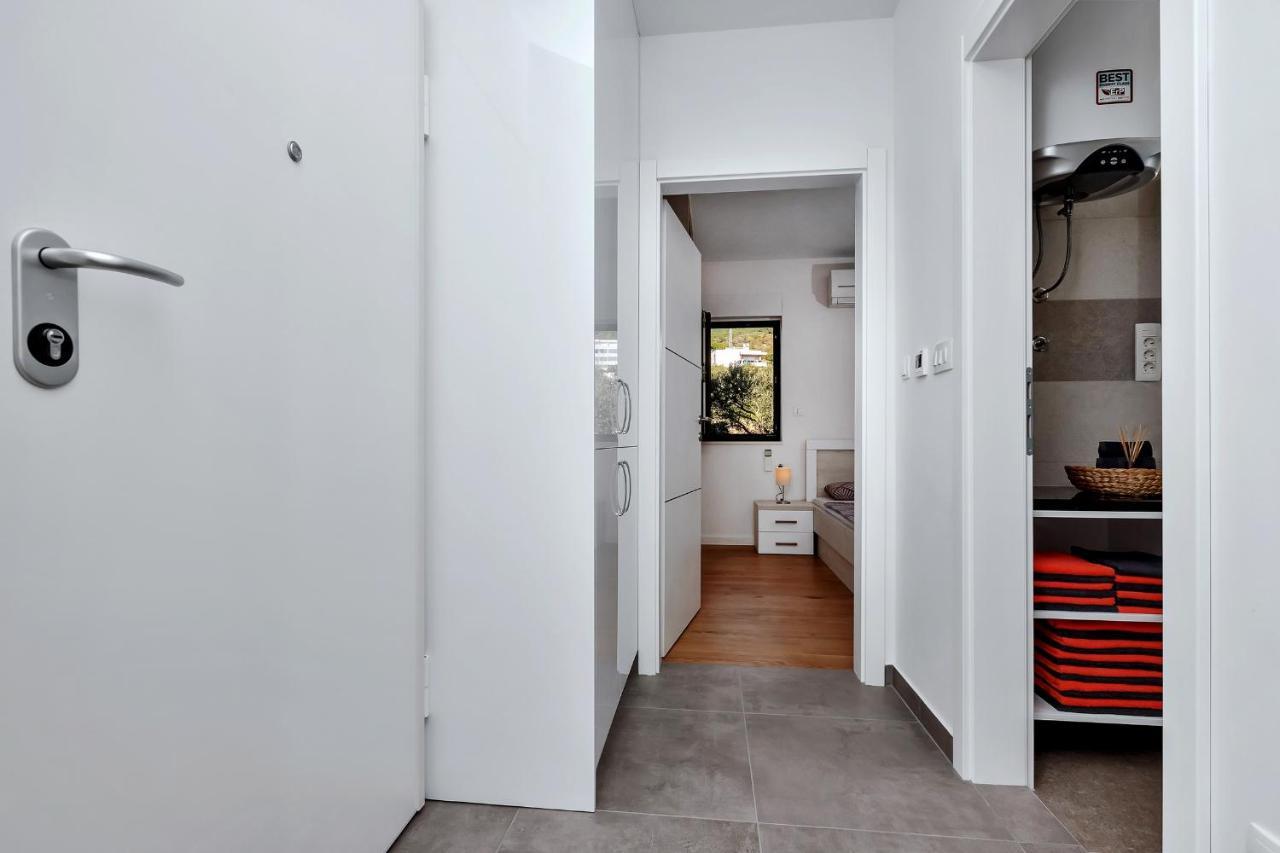 Luxury Apartment Sidro With Free Beach Parking 마카르스카 외부 사진