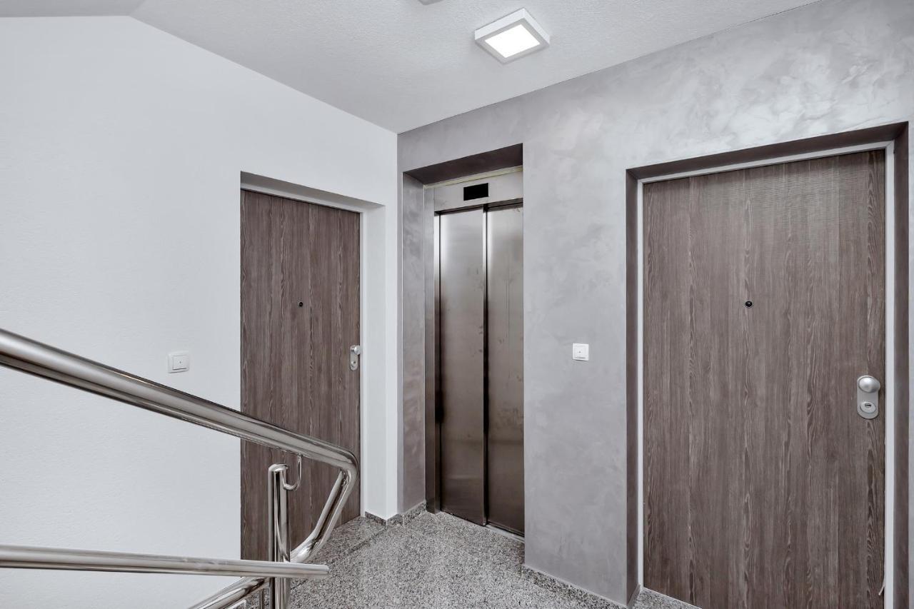 Luxury Apartment Sidro With Free Beach Parking 마카르스카 외부 사진