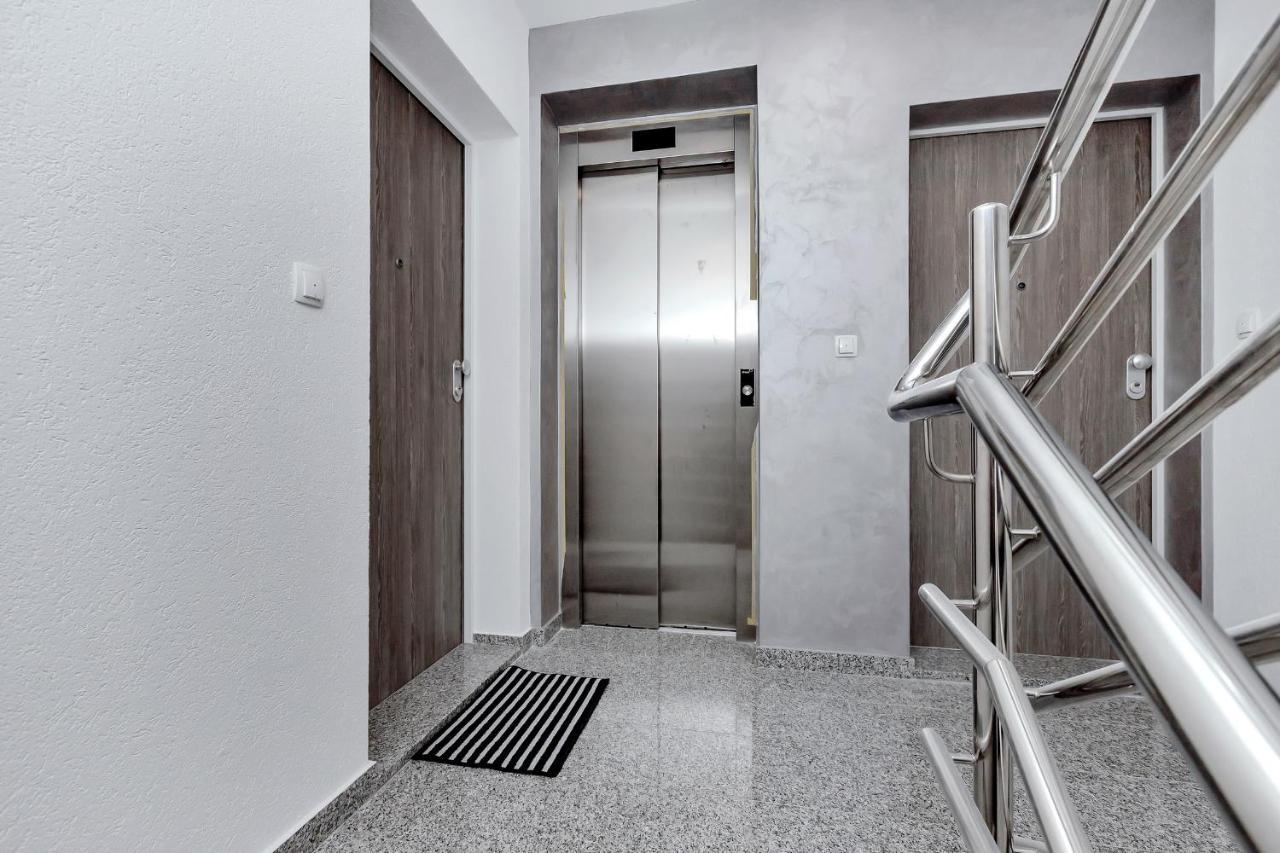 Luxury Apartment Sidro With Free Beach Parking 마카르스카 외부 사진